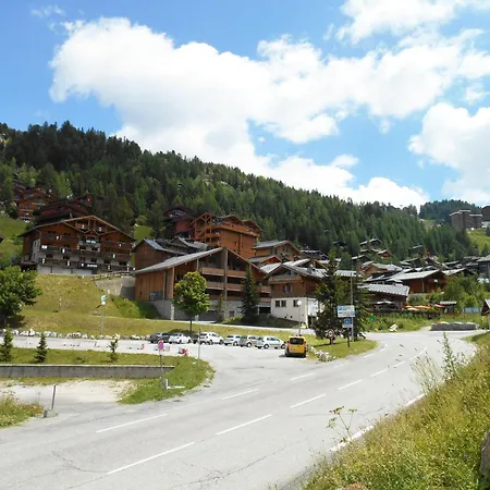 Spacieux 15 Pers. A Plagne 1800, Au Pied Des Pistes Avec Jacuzzi Et Sauna - Fr-1-181-2791 Chalet *
